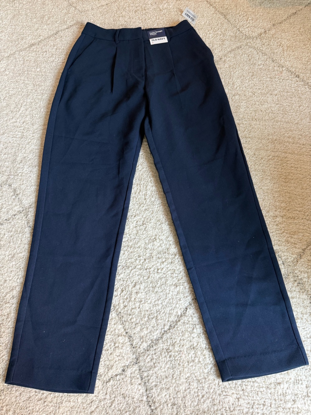NEW WITH TAGS Old Navy Women's Navy Straight Leg Pants Size 6